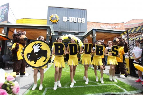 B-DUBS – GRAND OPENING